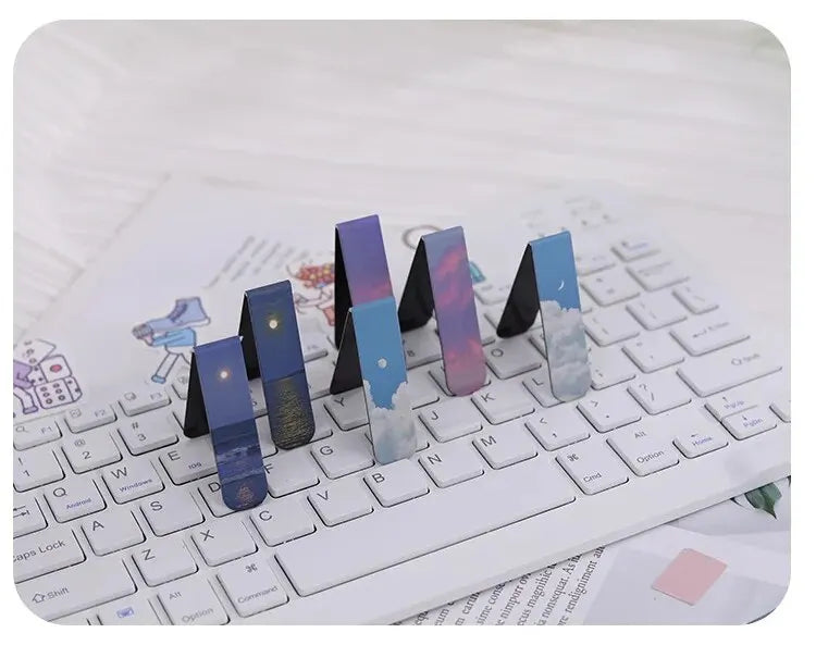 2Pcs/Set Creative Scenic Magnetic Bookmark Student Decorative Book Holder Reading Accessory Student School Home Office Supplies